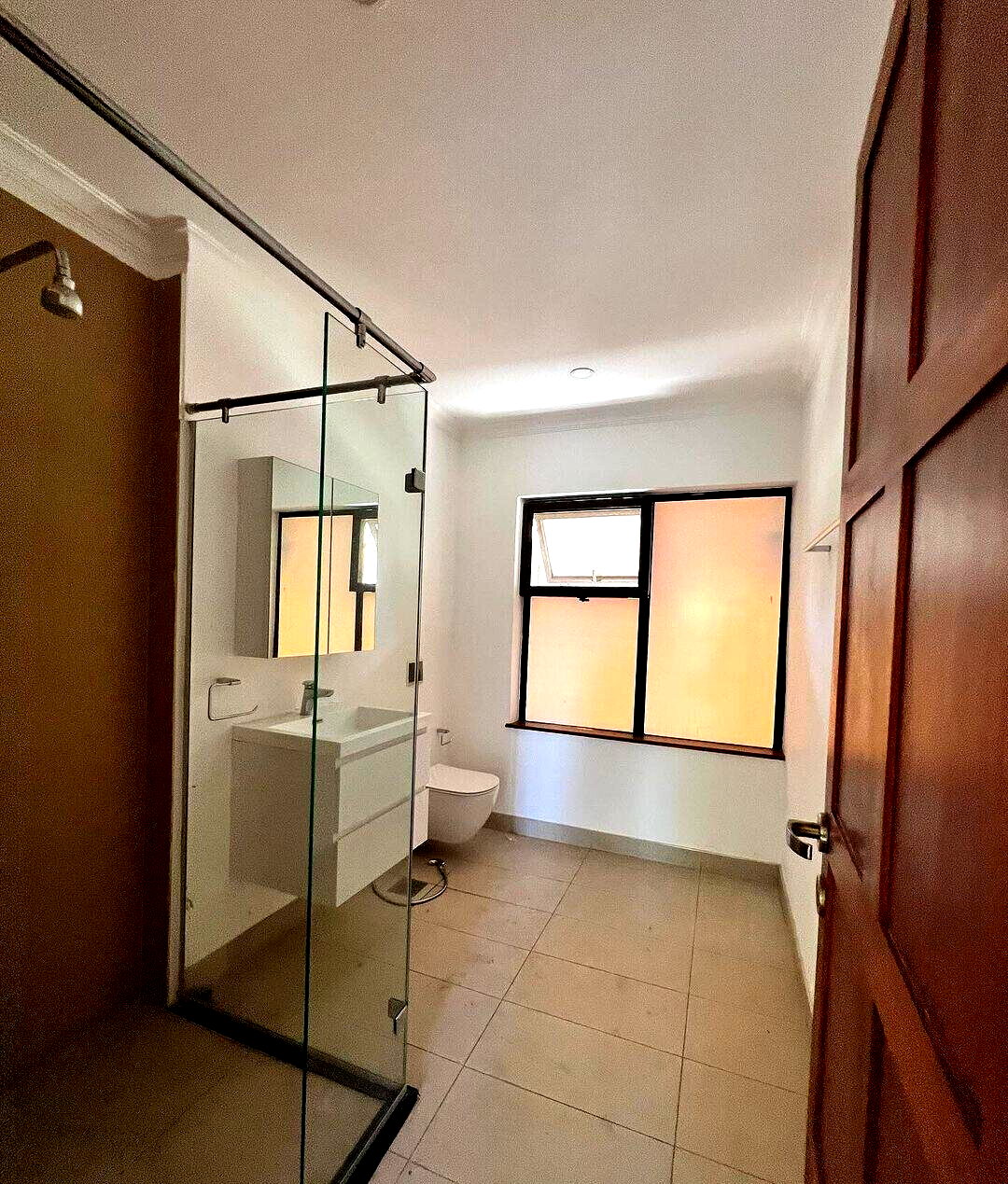 Expansive 5BR Townhouse with Private Garden & DSQ - Kileleshwa