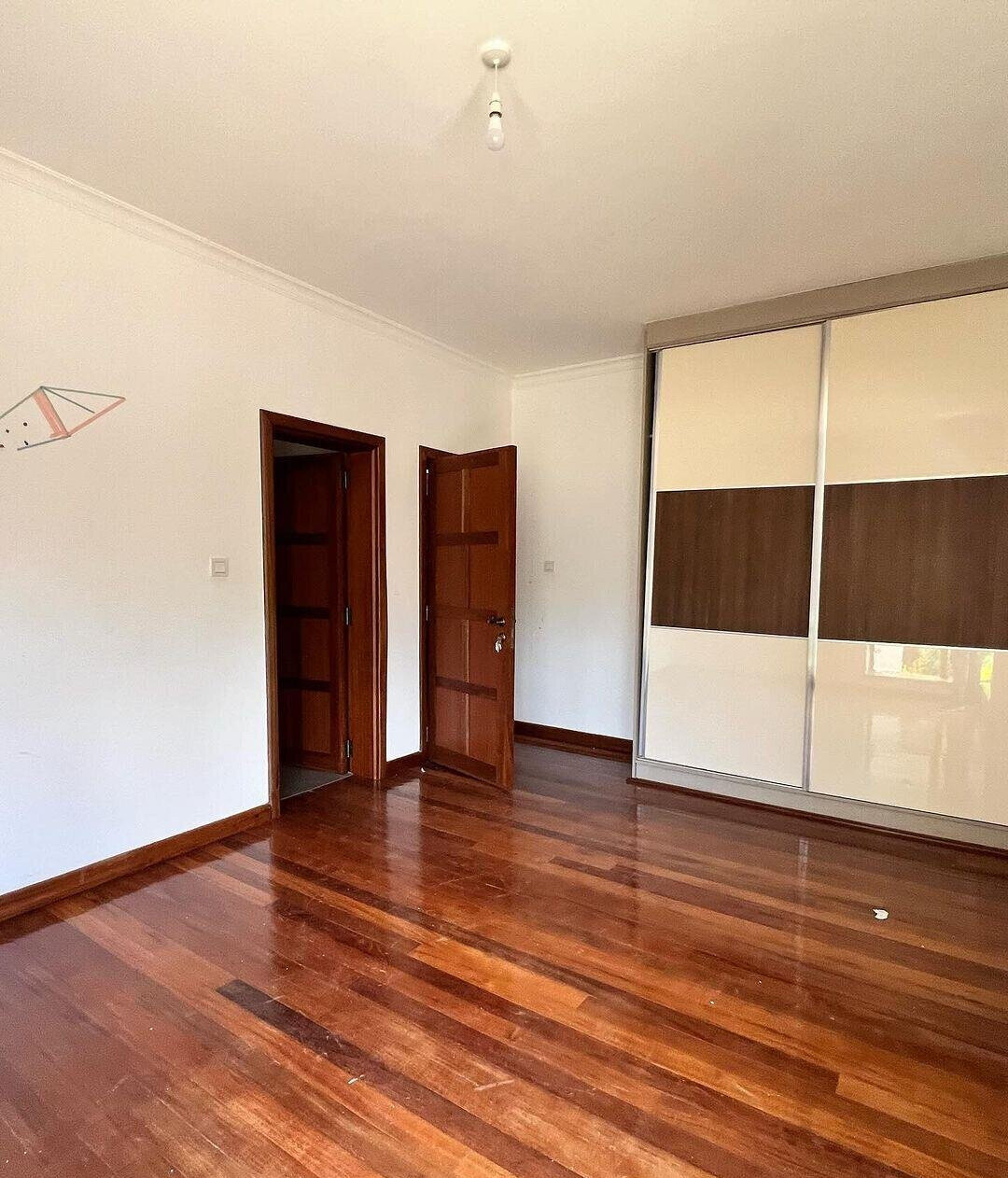 Expansive 5BR Townhouse with Private Garden & DSQ - Kileleshwa
