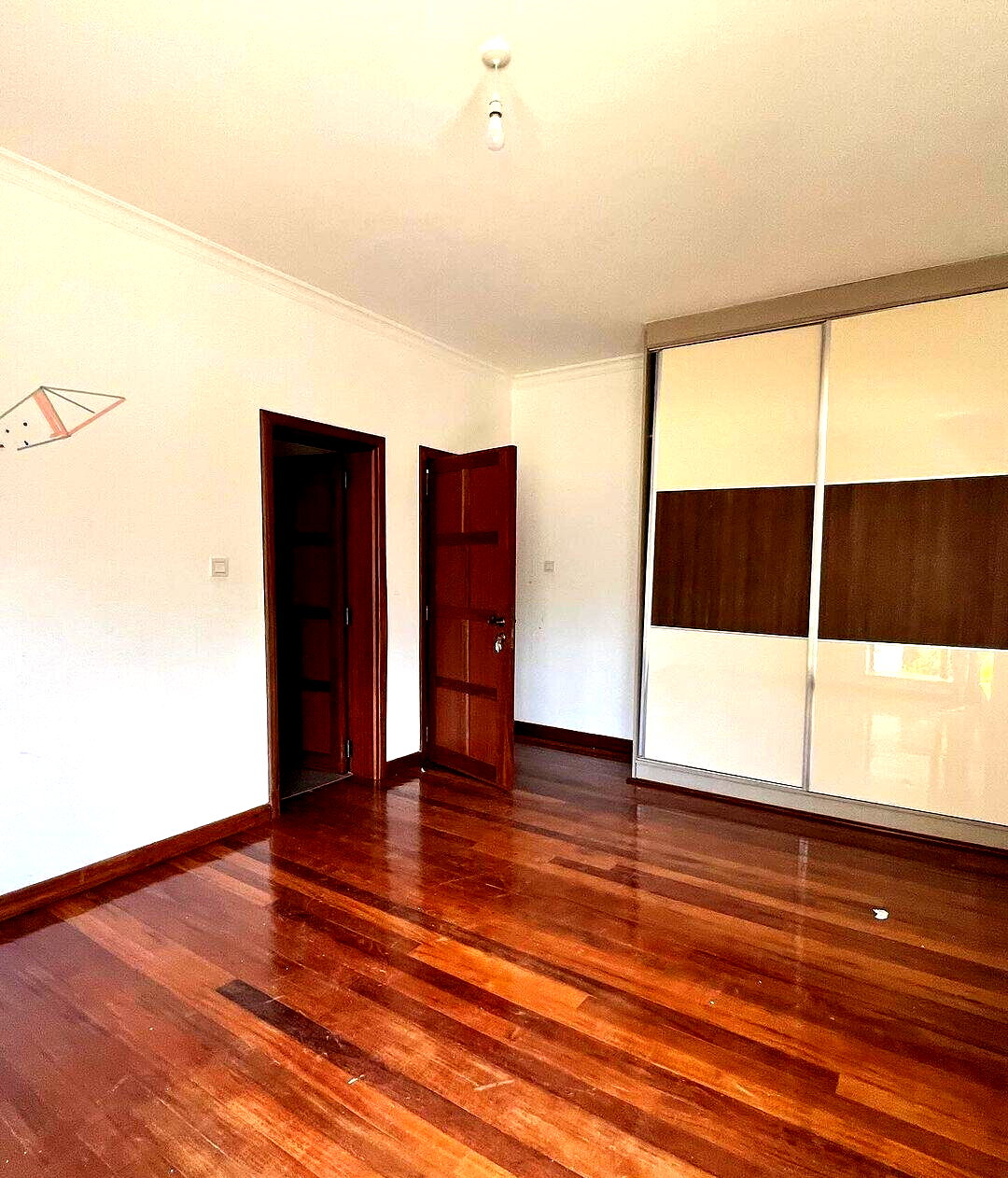 Expansive 5BR Townhouse with Private Garden & DSQ - Kileleshwa