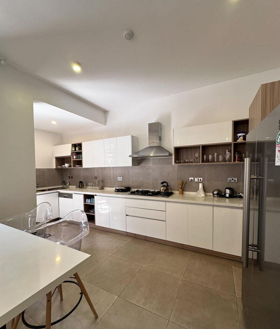 Cathedral Ceilings & Private Garden Townhouse - Lavington