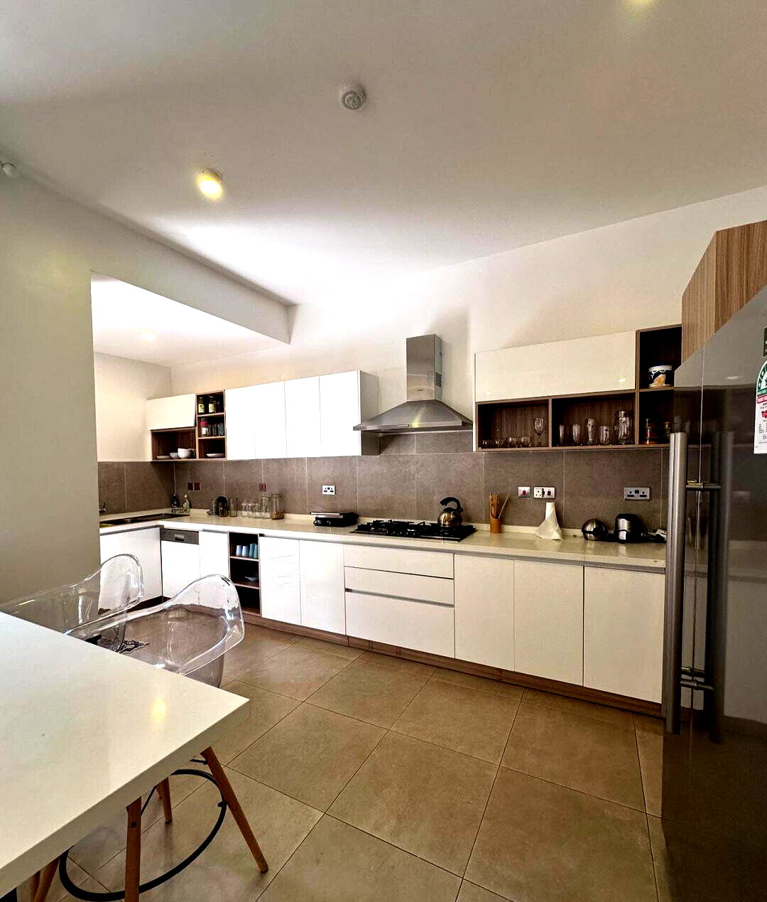 Cathedral Ceilings & Private Garden Townhouse - Lavington