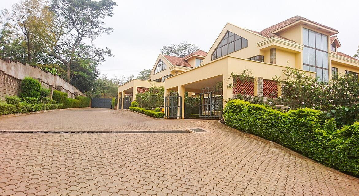4-Ensuite Townhouse with Fireplace & Tenant Income - Lavington
