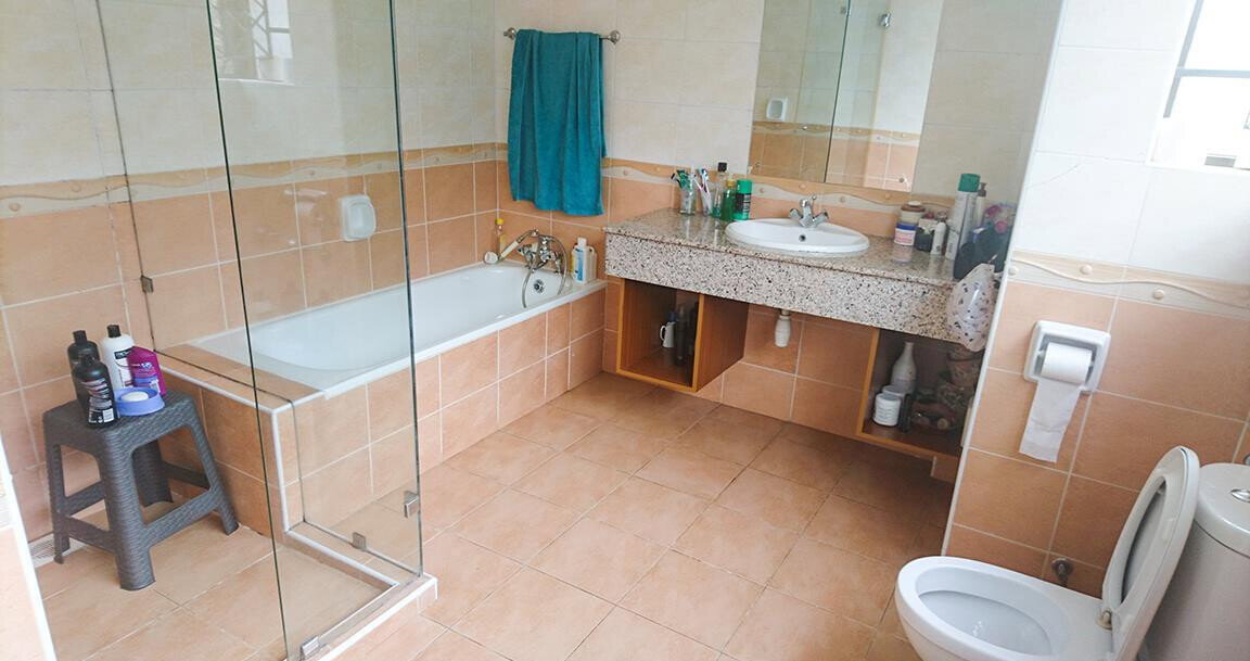 4-Ensuite Townhouse with Fireplace & Tenant Income - Lavington