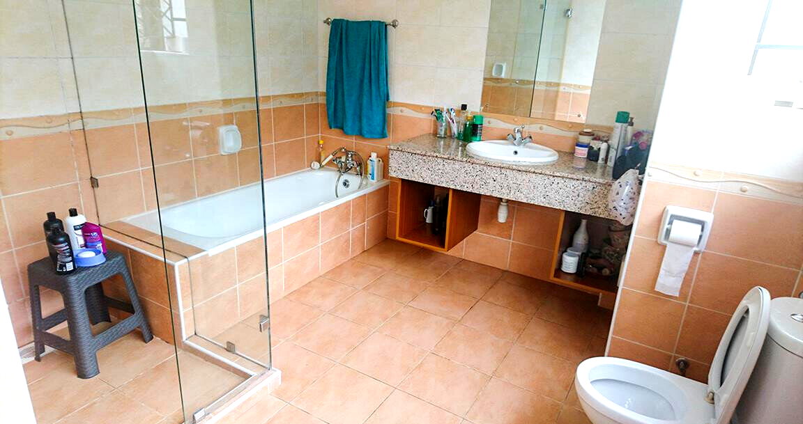 4-Ensuite Townhouse with Fireplace & Tenant Income - Lavington
