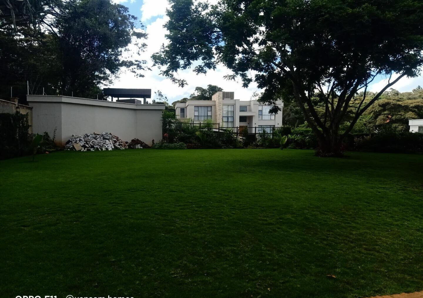 5-Bed Townhouse with DSQ for 2 in Gated Karen Estate