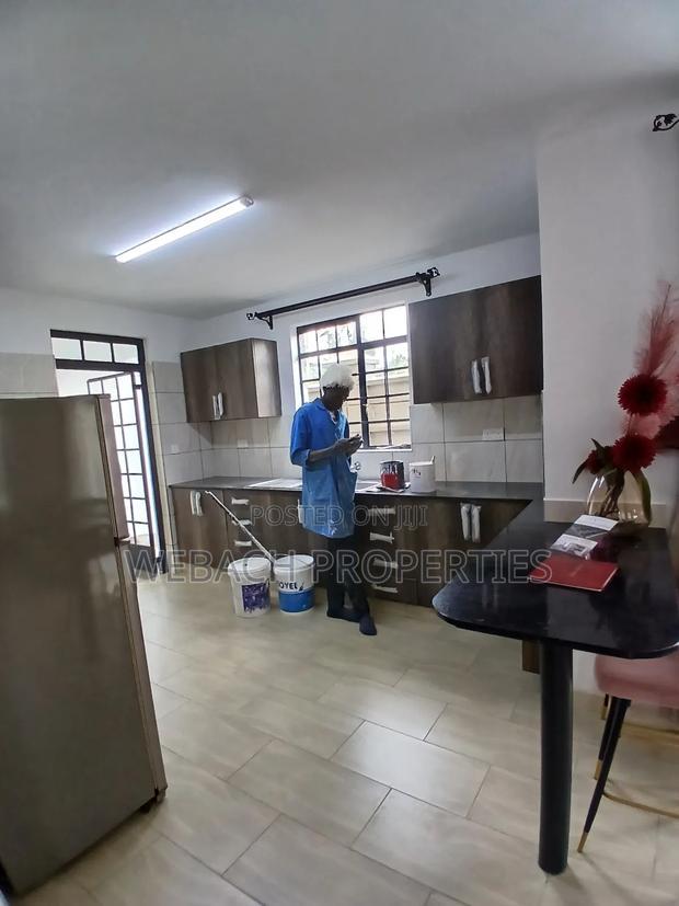 4bdrm Maisonette in Gateway Mall for sale