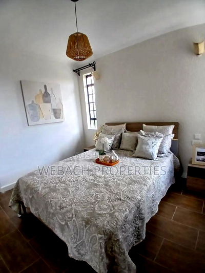 4bdrm Maisonette in Gateway Mall for sale - Image 16