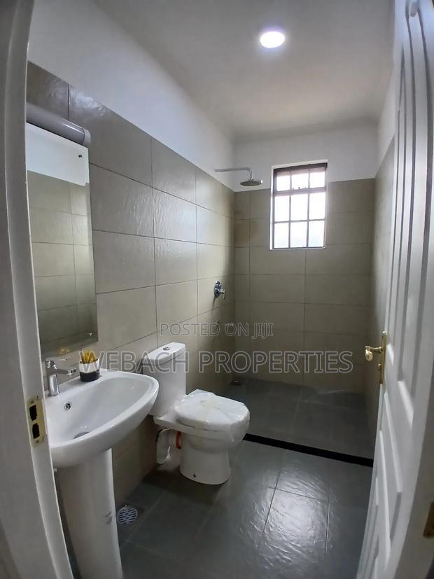 4bdrm Maisonette in Gateway Mall for sale