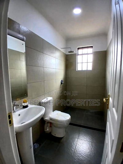 4bdrm Maisonette in Gateway Mall for sale - Image 19