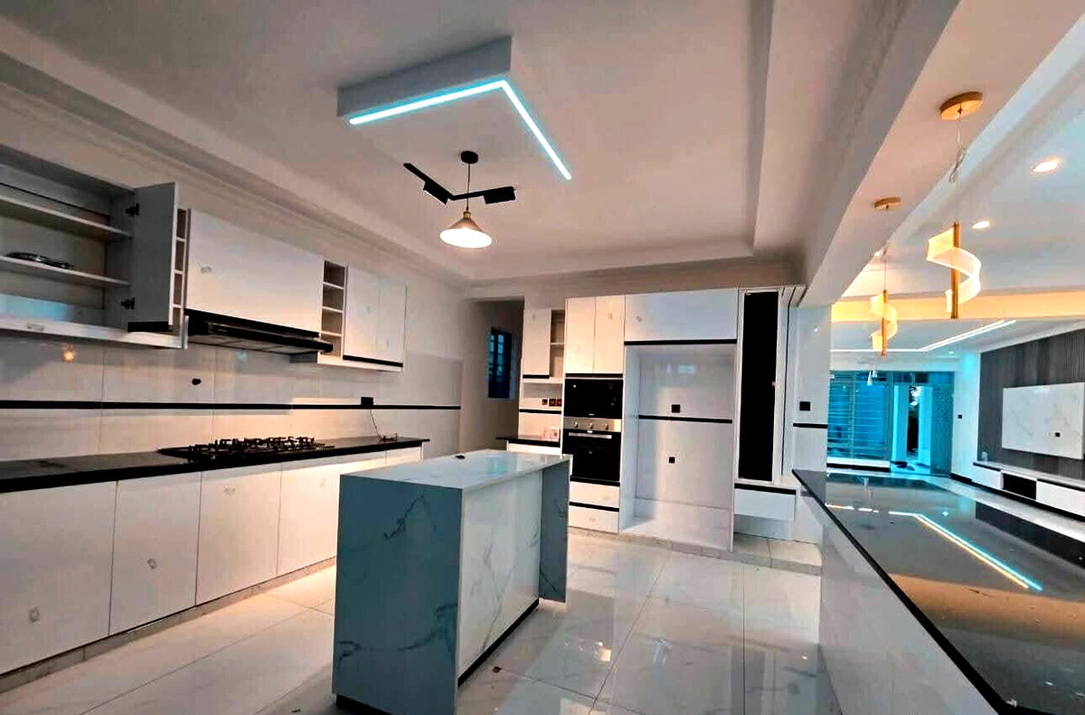 5BR All-Ensuite Townhouse with SQ & Open-Plan Kitchen - Mugutha, Ruiru