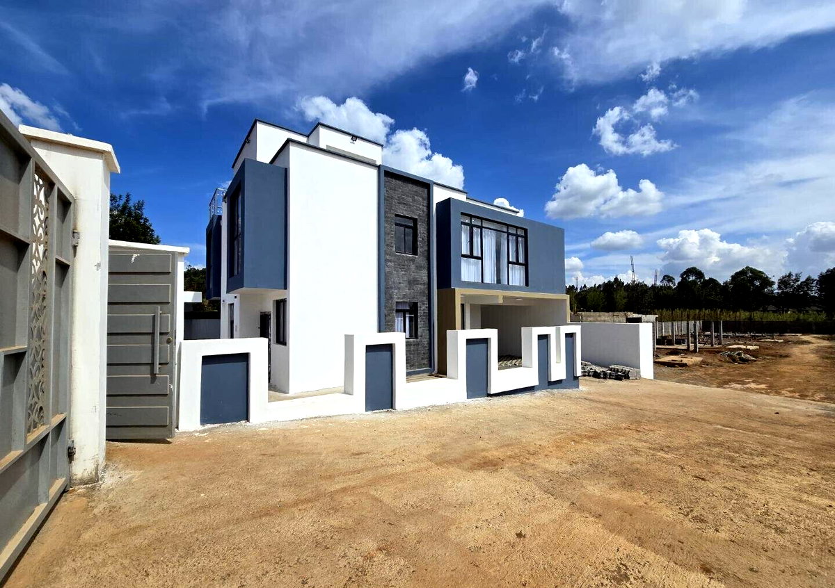 5BR Townhouse in Gated Community with Pool & Gym - Kamangu