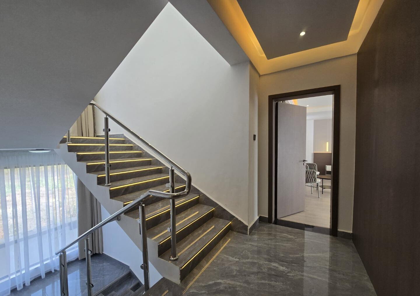 5BR Townhouse in Gated Community with Pool & Gym - Kamangu