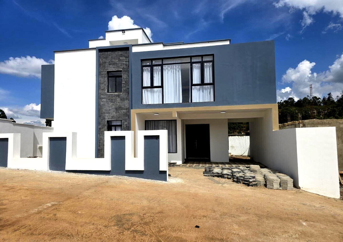 5BR Townhouse in Gated Community with Pool & Gym - Kamangu
