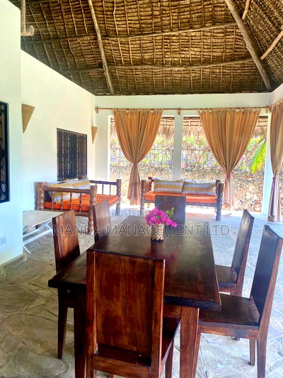 Cozy Villa - Image 2