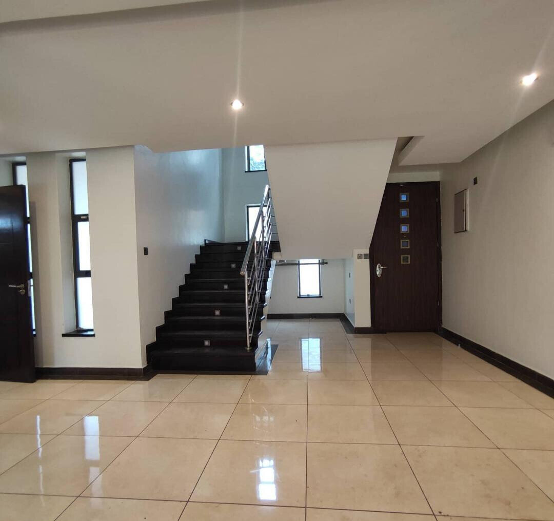 5-Ensuite Townhouse with Private Pool & Study - Lavington