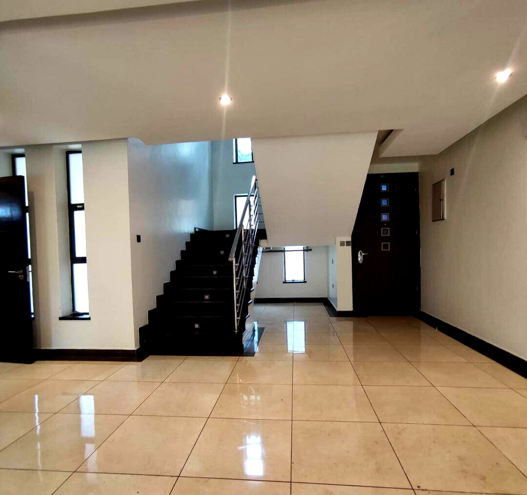 5-Ensuite Townhouse with Private Pool & Study - Lavington
