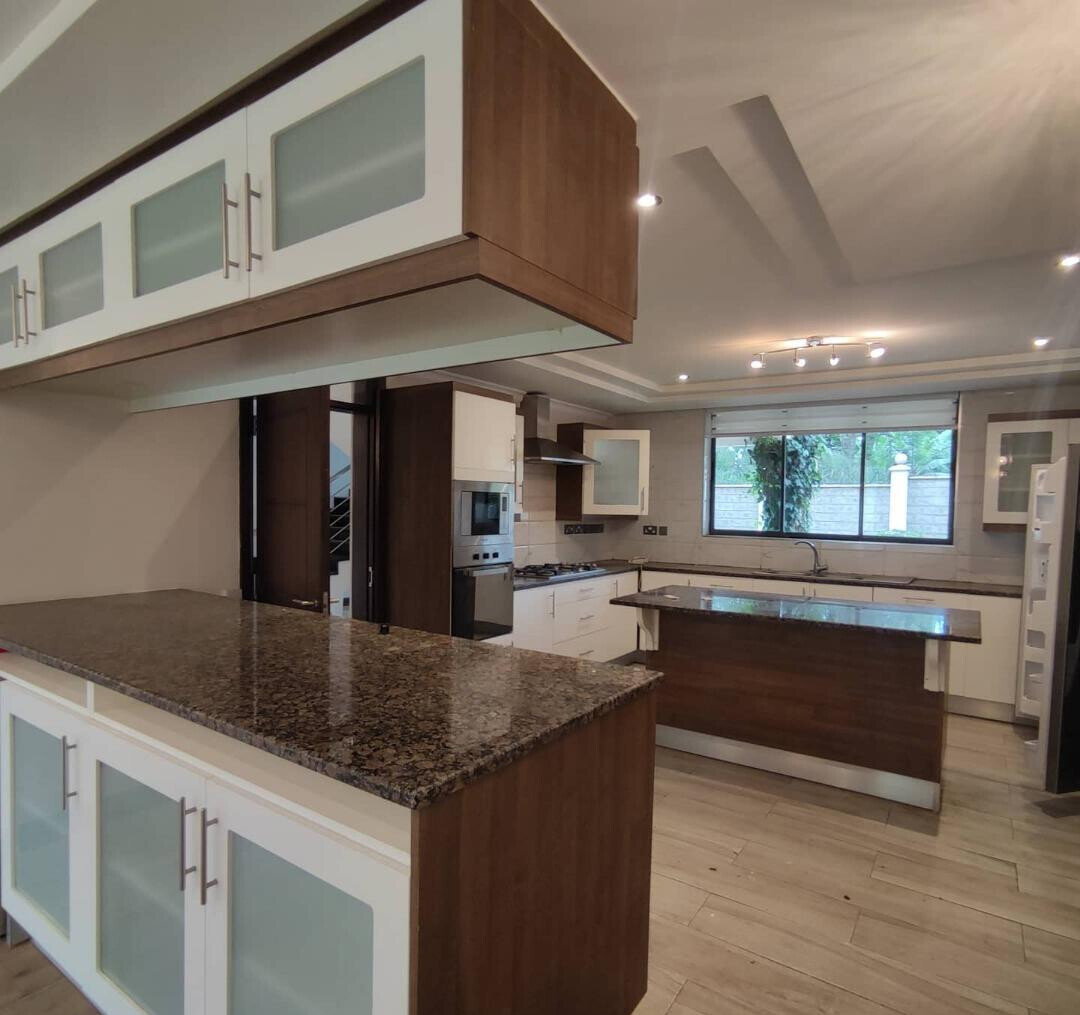 5-Ensuite Townhouse with Private Pool & Study - Lavington