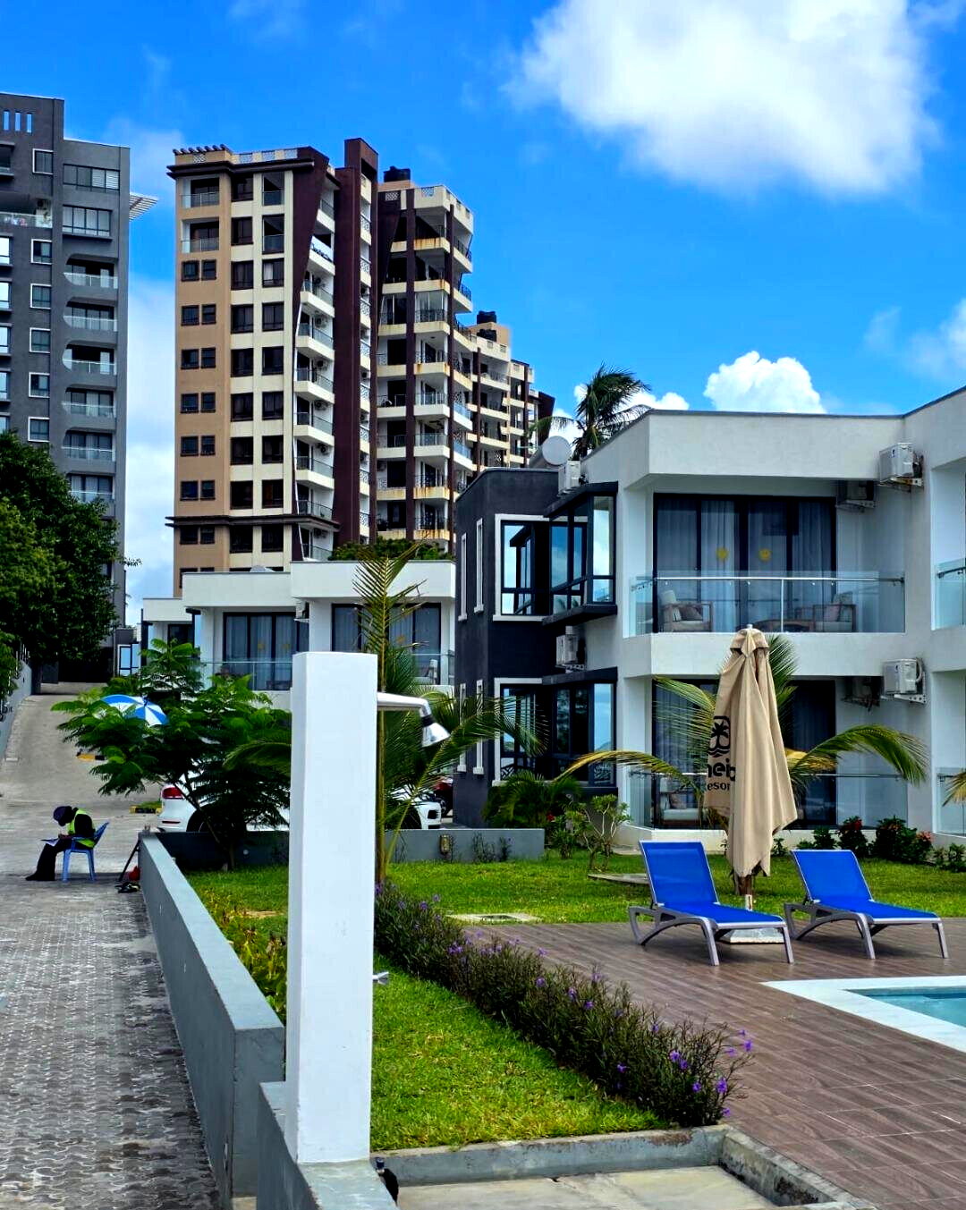 4BR All-Ensuite with DSQ & Private Beach Access - Nyali