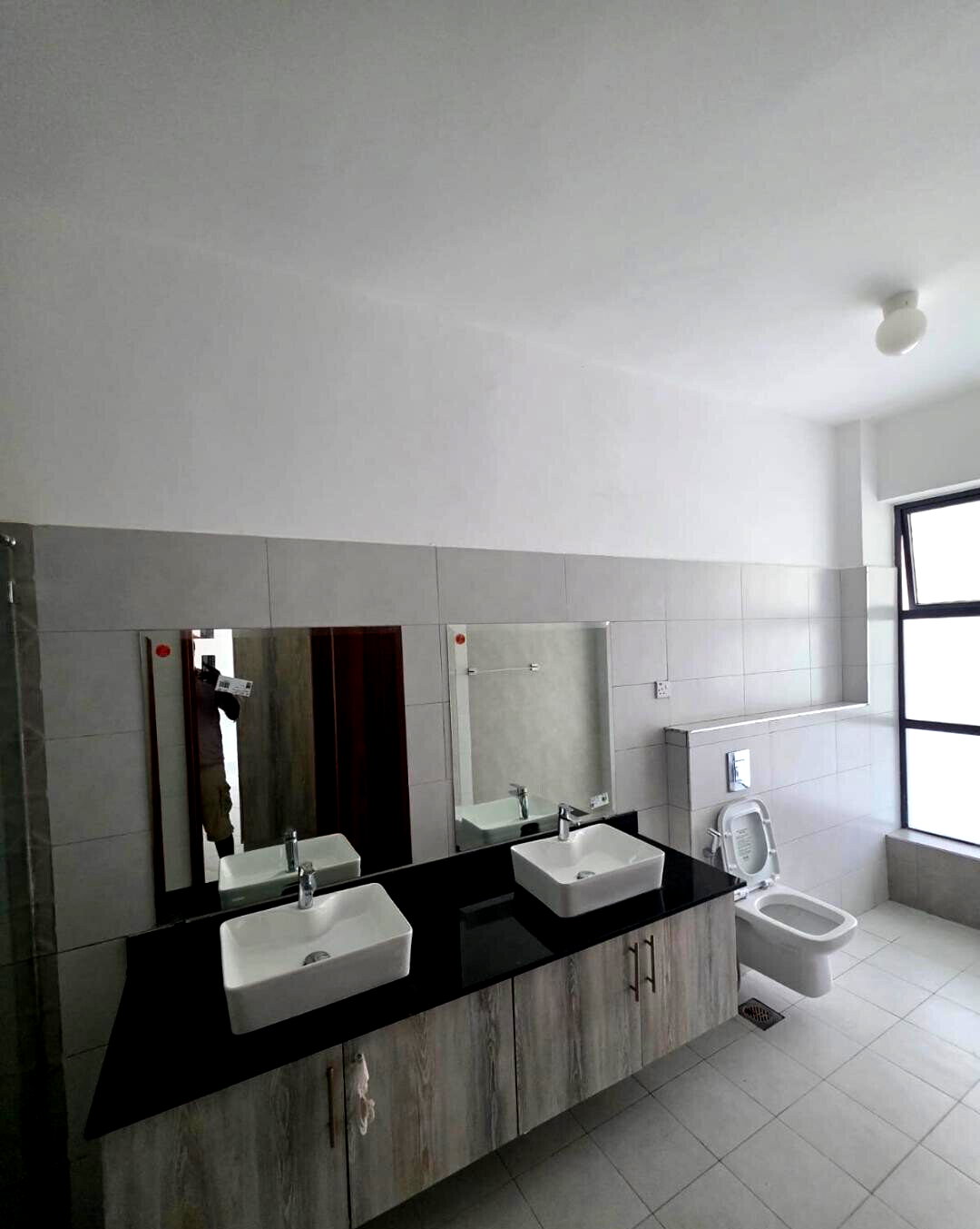 4BR All-Ensuite with DSQ & Private Beach Access - Nyali