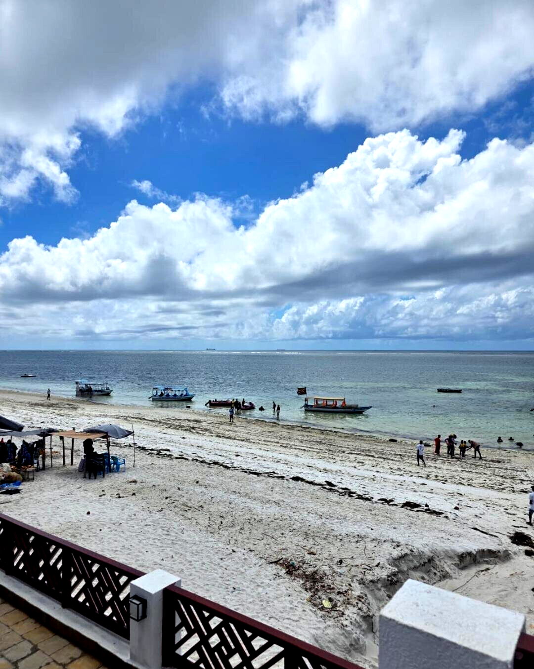 4BR All-Ensuite with DSQ & Private Beach Access - Nyali