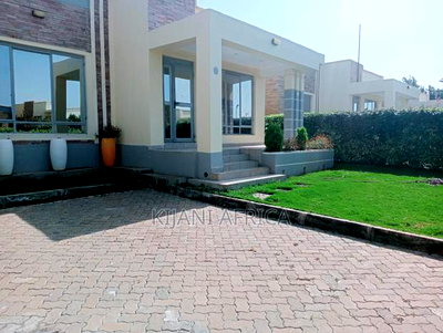 3bdrm Bungalow in Joska for sale - Image 2