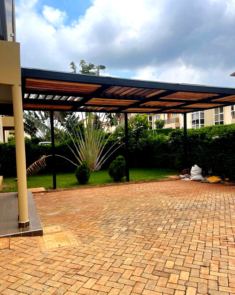4BR Townhouse with Rooftop Terrace & Home Office - Runda