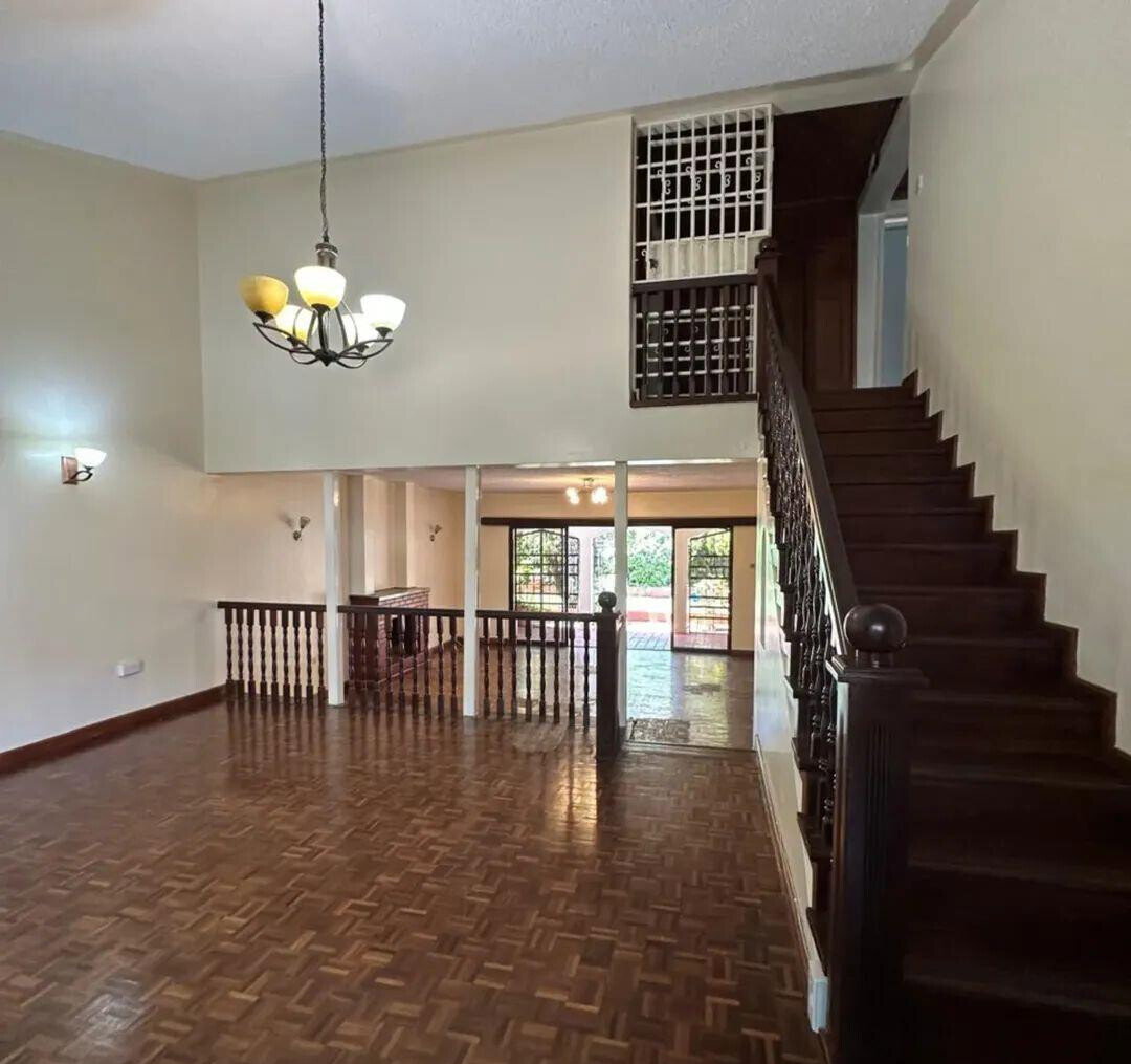 4BR Corner Townhouse with Fireplace & Private Garden - Lavington