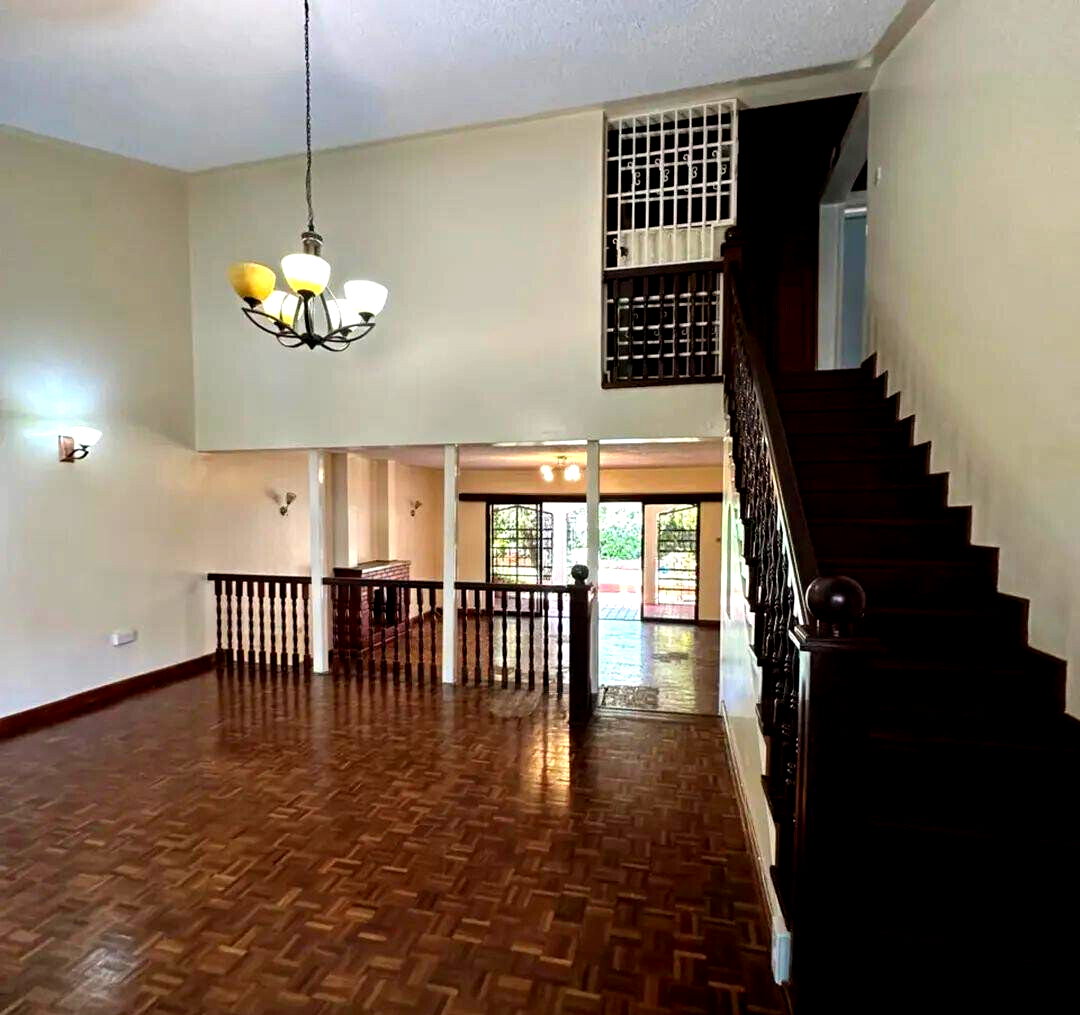 4BR Corner Townhouse with Fireplace & Private Garden - Lavington
