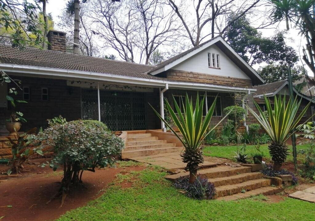 0.8 Acre Lavington Bungalow at KSh 260K
