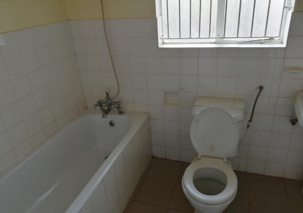 0.8 Acre Lavington Bungalow at KSh 260K