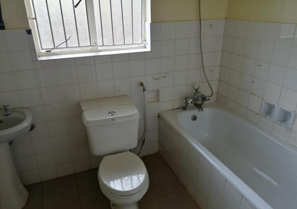 0.8 Acre Lavington Bungalow at KSh 260K