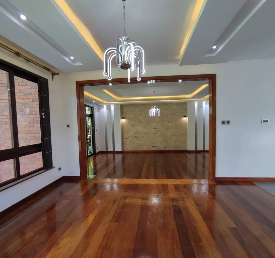 5-Ensuite Townhouse with Mature Garden & Backup Power - Lavington