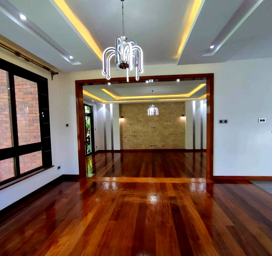5-Ensuite Townhouse with Mature Garden & Backup Power - Lavington