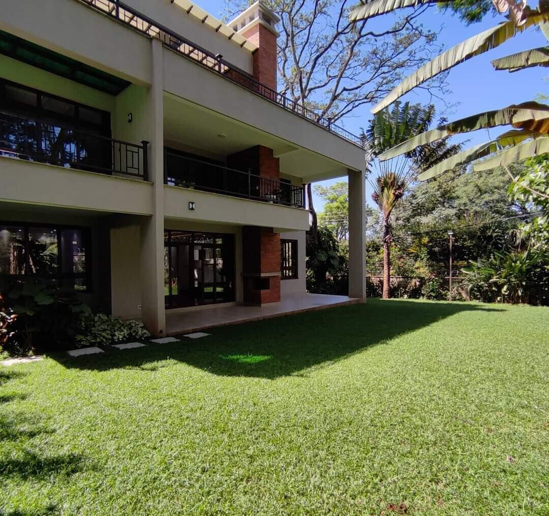 5-Ensuite Townhouse with Mature Garden & Backup Power - Lavington