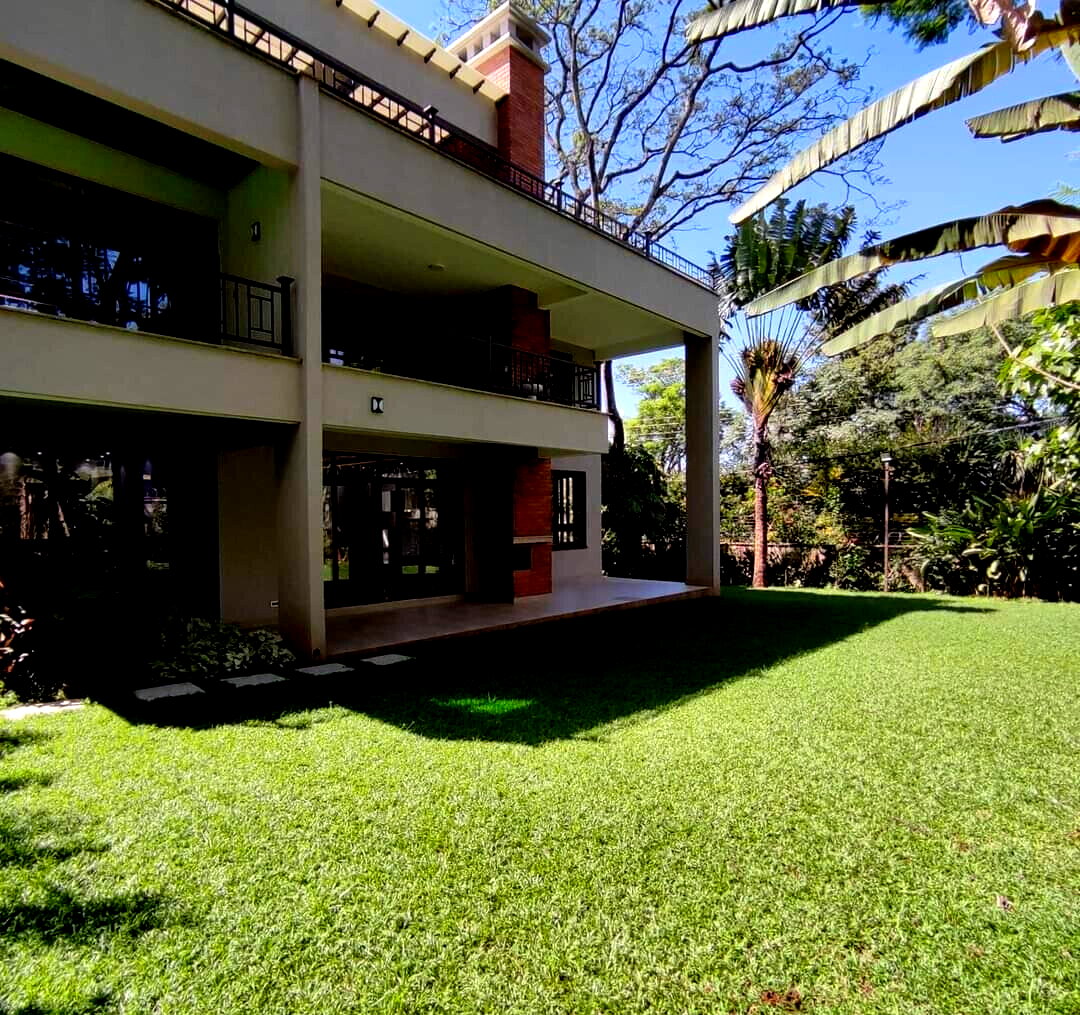 5-Ensuite Townhouse with Mature Garden & Backup Power - Lavington