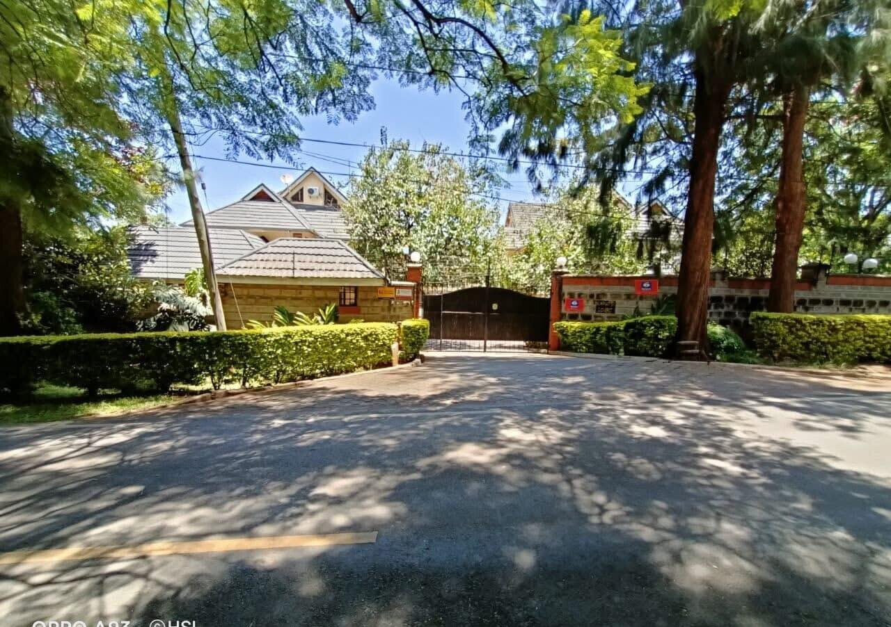 Six 5BR All-Ensuite Townhouses on 0.75 Acres - Kileleshwa