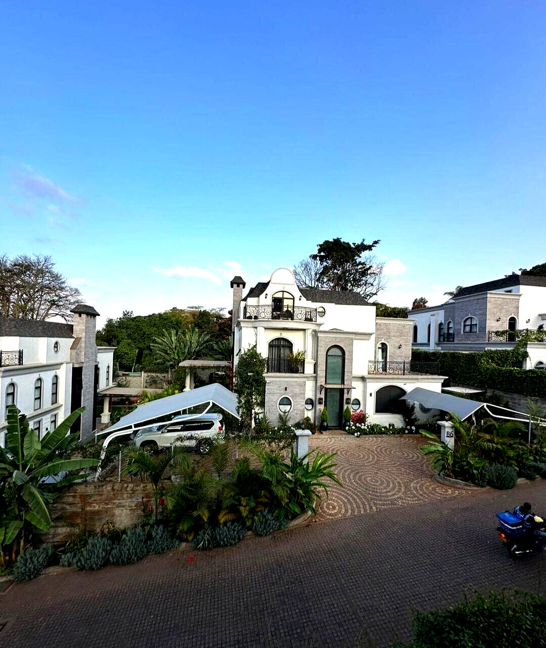 5-Ensuite Townhouse with Heated Pool & Rooftop Terrace - Loresho