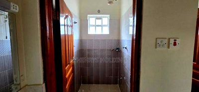 4bdrm House in Kamakis for rent - Image 15