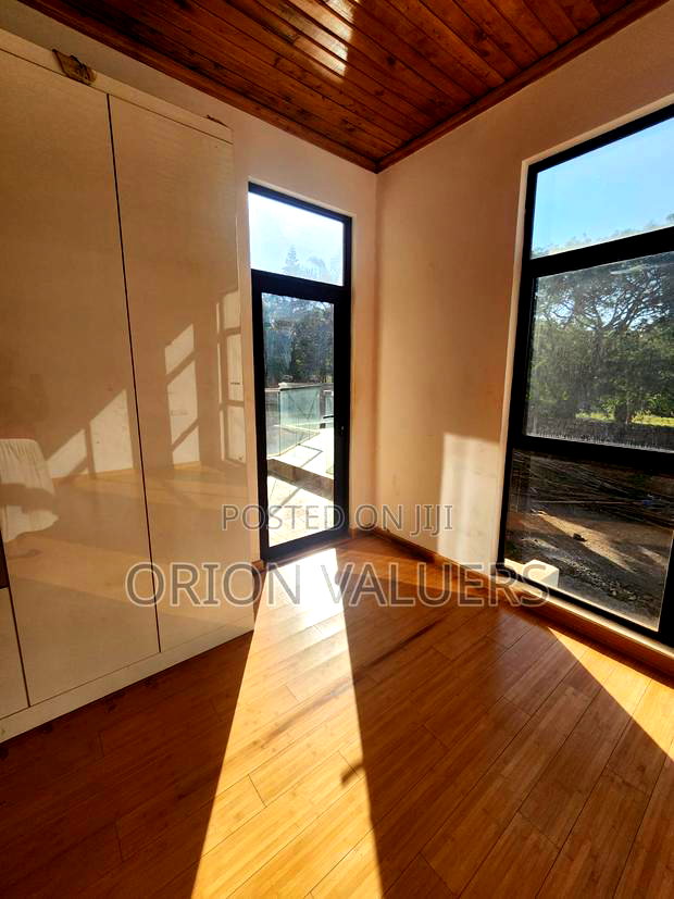 4bdrm Maisonette in Green View Villas, Ridgeways for sale