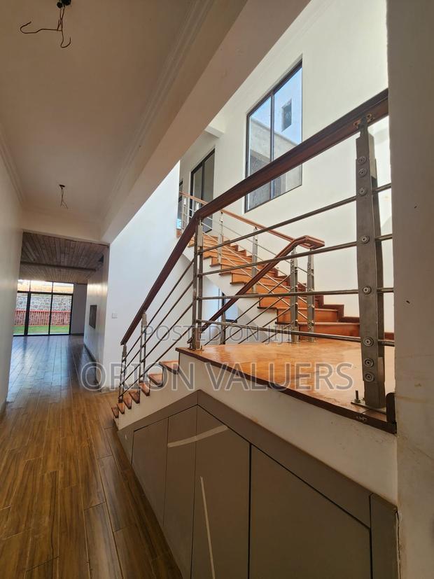 4bdrm Maisonette in Green View Villas, Ridgeways for sale