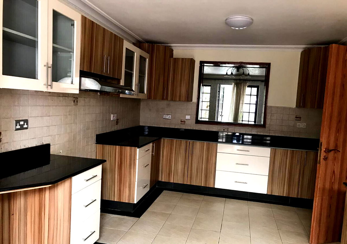 Newly Renovated 5-Ensuite Townhouse with Rooftop Terrace - Lavington