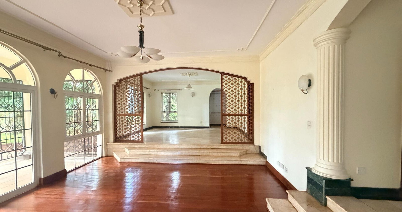Lakeview 4BR Villa with Garden