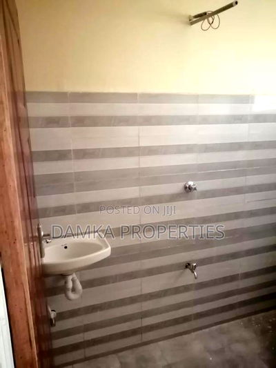 1bdrm Block of Flats in Kaka James, Nakuru Town East for sale - Image 4