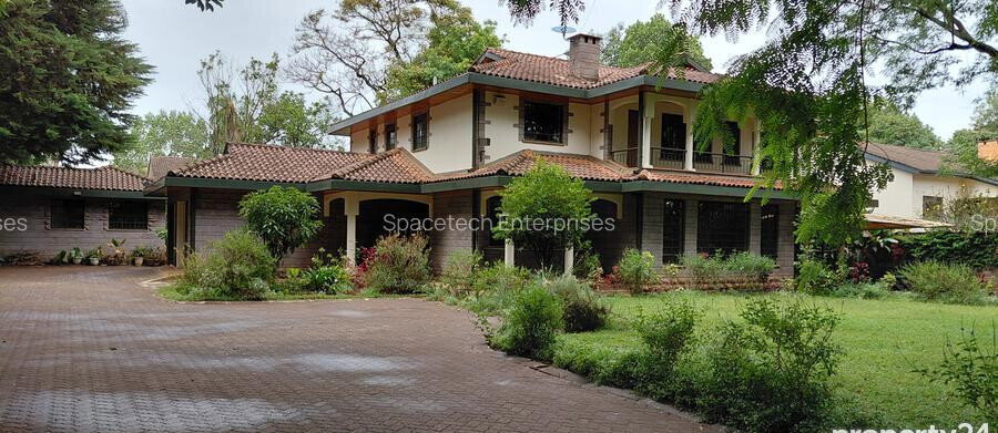 Ultra-Contemporary 5BR All-Ensuite Townhouse with DSQ - Nyari