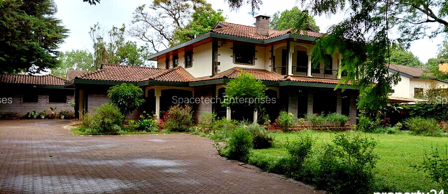 Ultra-Contemporary 5BR All-Ensuite Townhouse with DSQ - Nyari