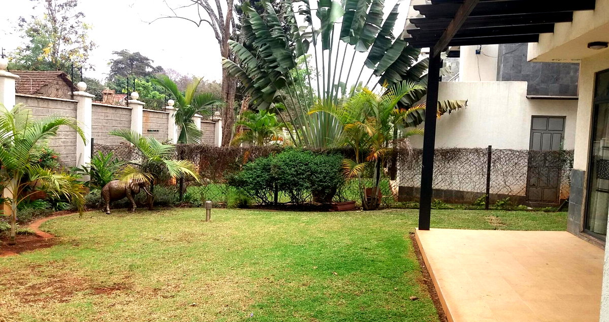 5-Ensuite Townhouse with Pool & DSQ - Lavington Mall Area