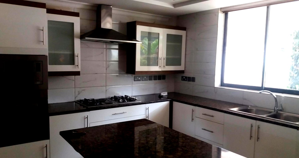 5-Ensuite Townhouse with Pool & DSQ - Lavington Mall Area