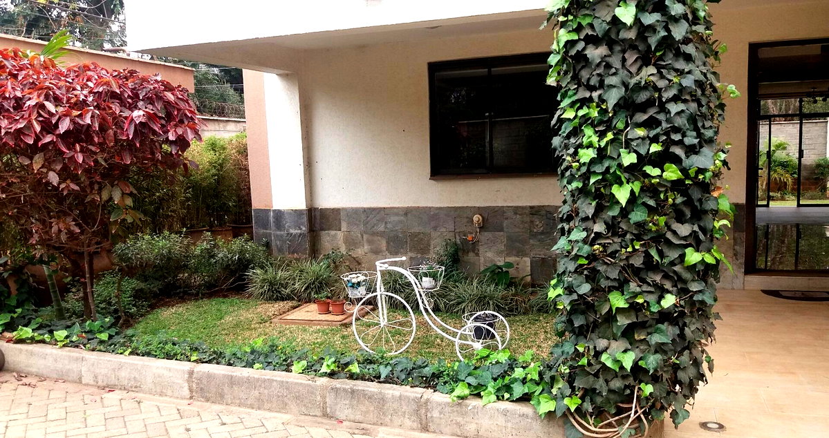 5-Ensuite Townhouse with Pool & DSQ - Lavington Mall Area