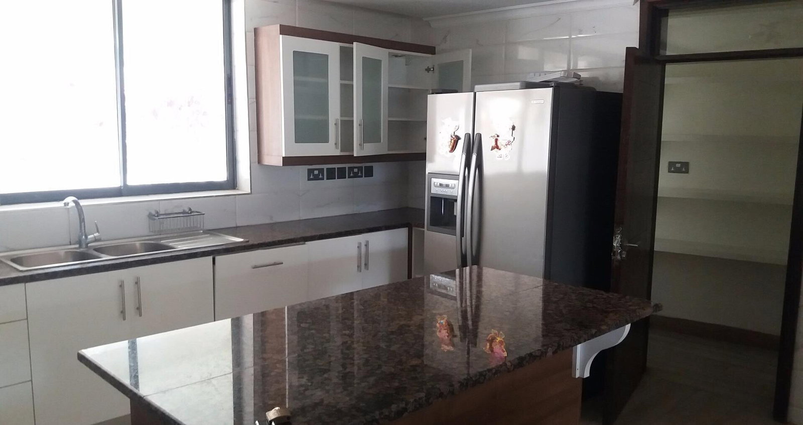 5-Ensuite Townhouse with Pool & DSQ - Lavington Mall Area