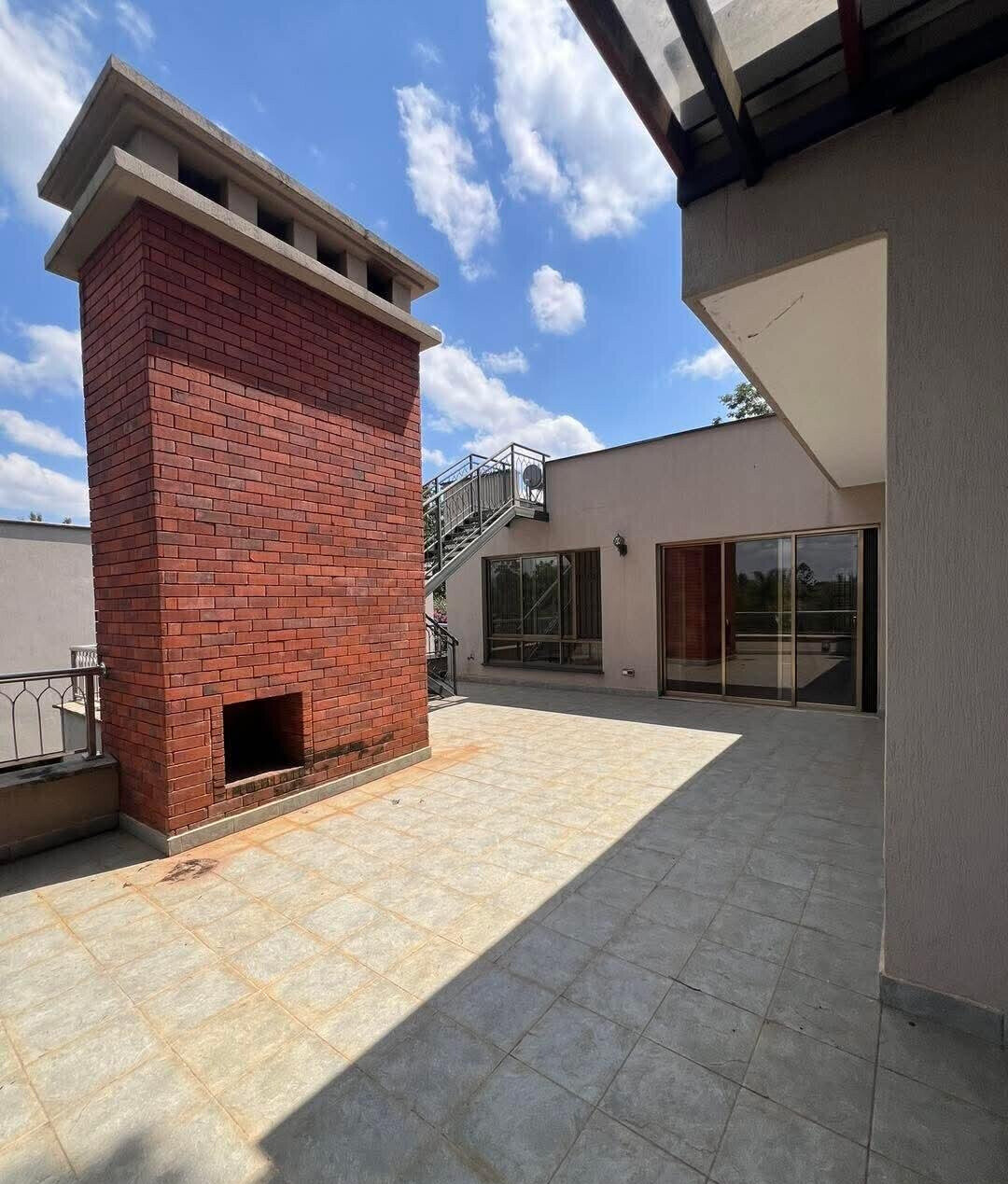 5-Bed Townhouse with Home Office & Gym - Lavington
